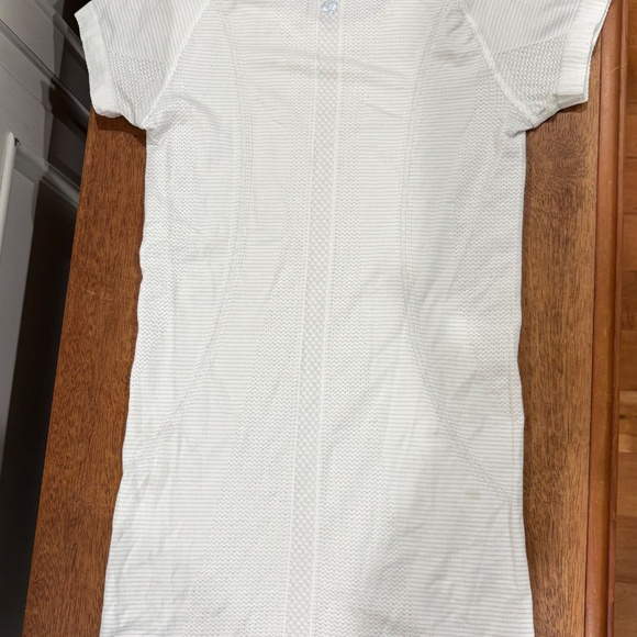 Lululemon Swiftly Tech Short Sleeve Crew Heathered White - Picture 5 of 9